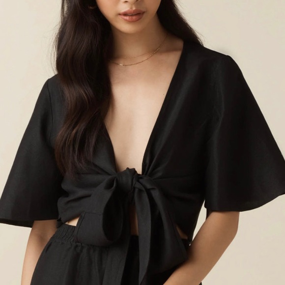 VETTA Tops - Vetta Capsule Wardrobe Piece